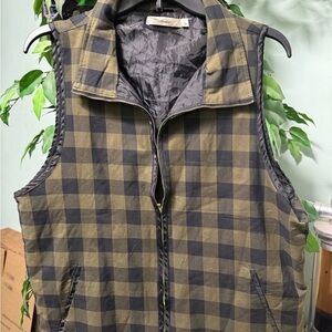 ANDREE BY UNIT Black and Olive Checkered Vest